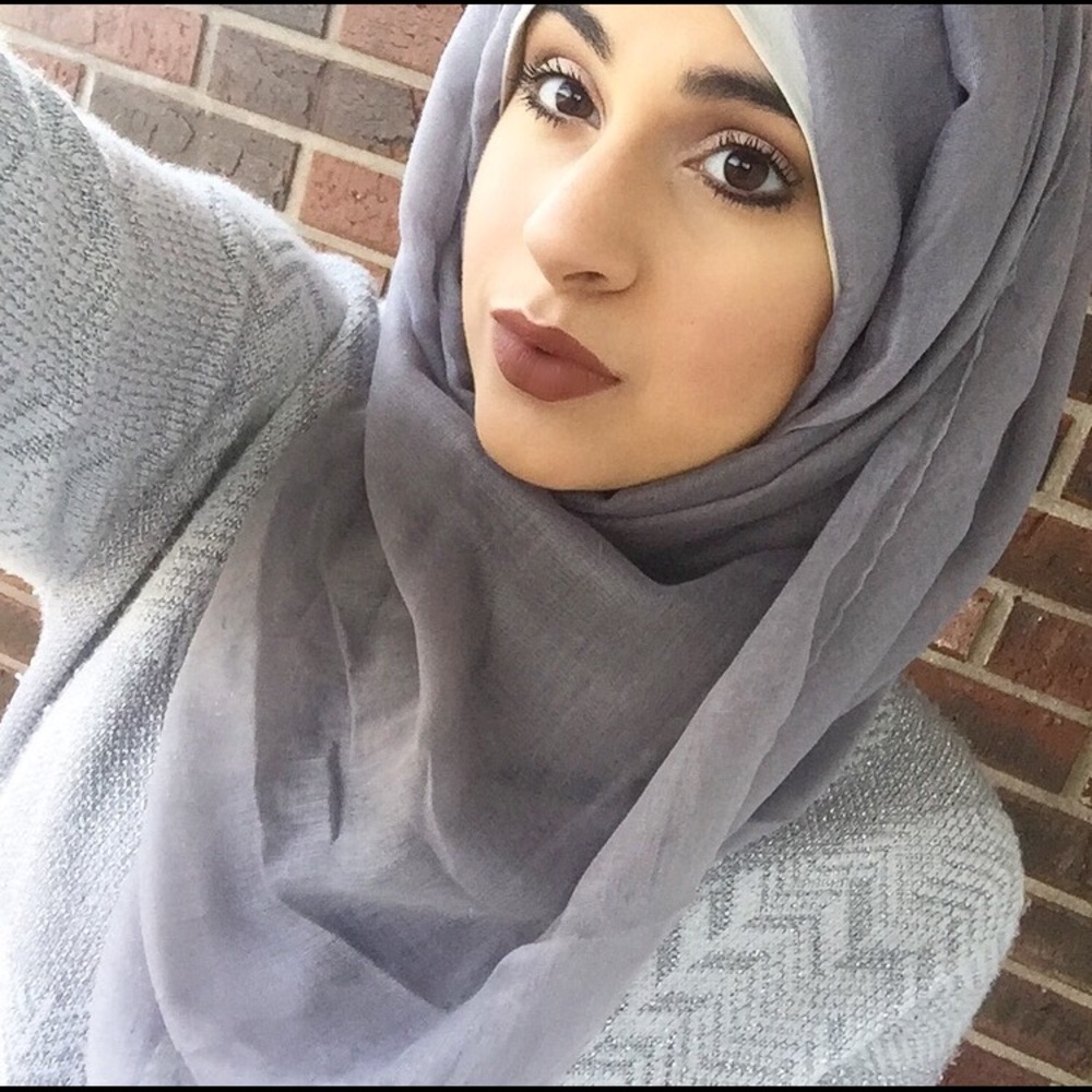 Meet your Posher, Yasmine